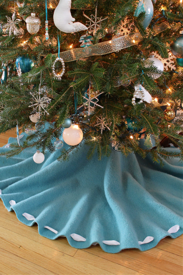 DIY Tree Skirt Using an Upcycled Thrifted Wool Blanket