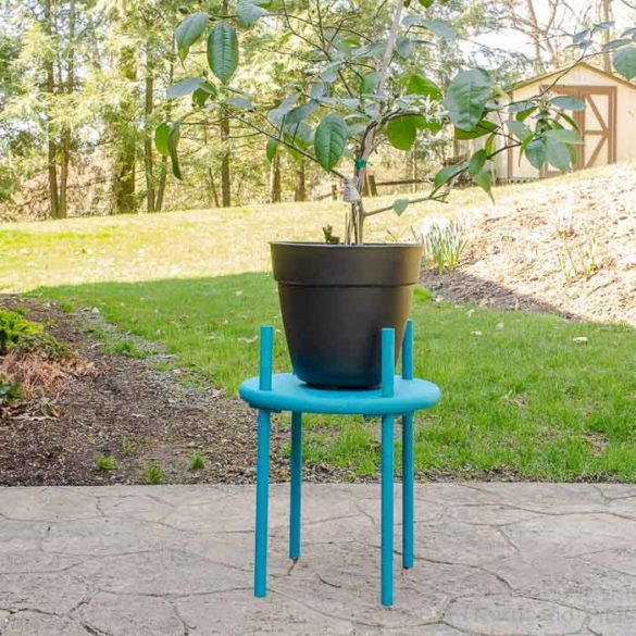 DIY Wood Plant Stand You Can Make This Weekend
