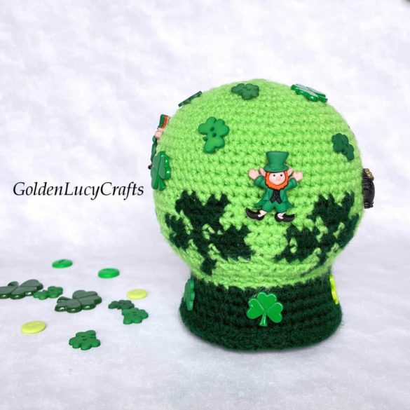 Crochet St. Patrick’s Day Snow Globe Amigurumi